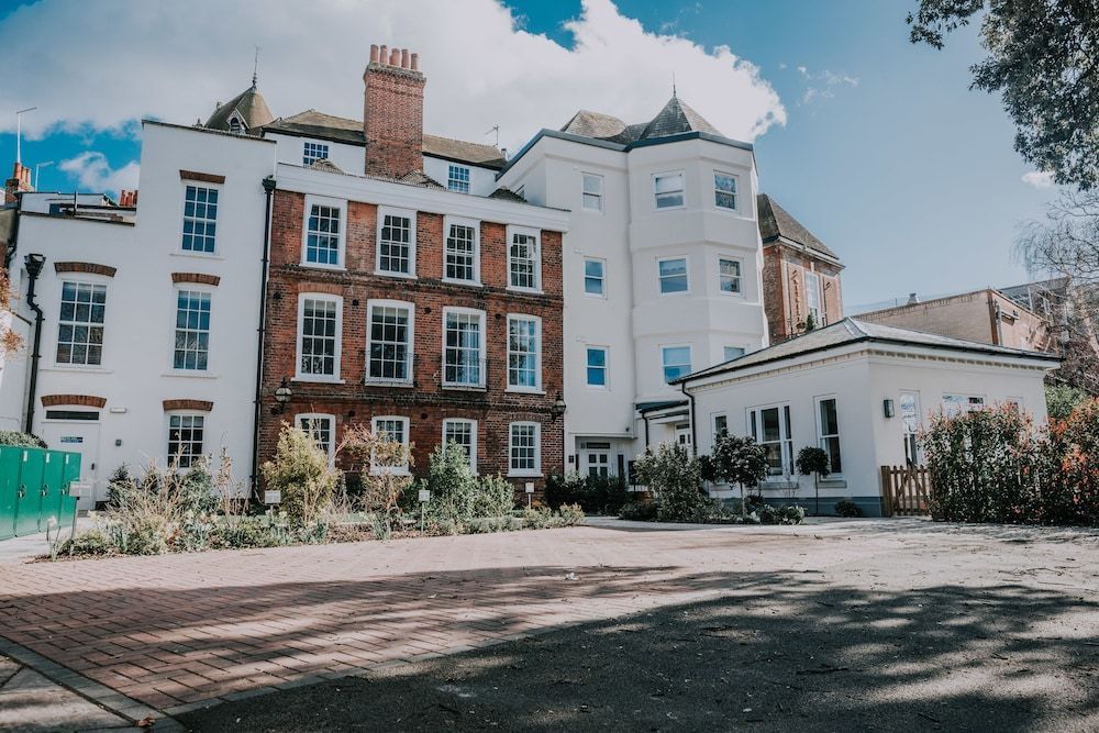 Cavendish House with Secure, Allocated Parking, 2 mins walk from Windsor Castle 1