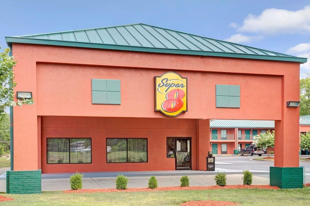 Super 8 by Wyndham Gainesville 1