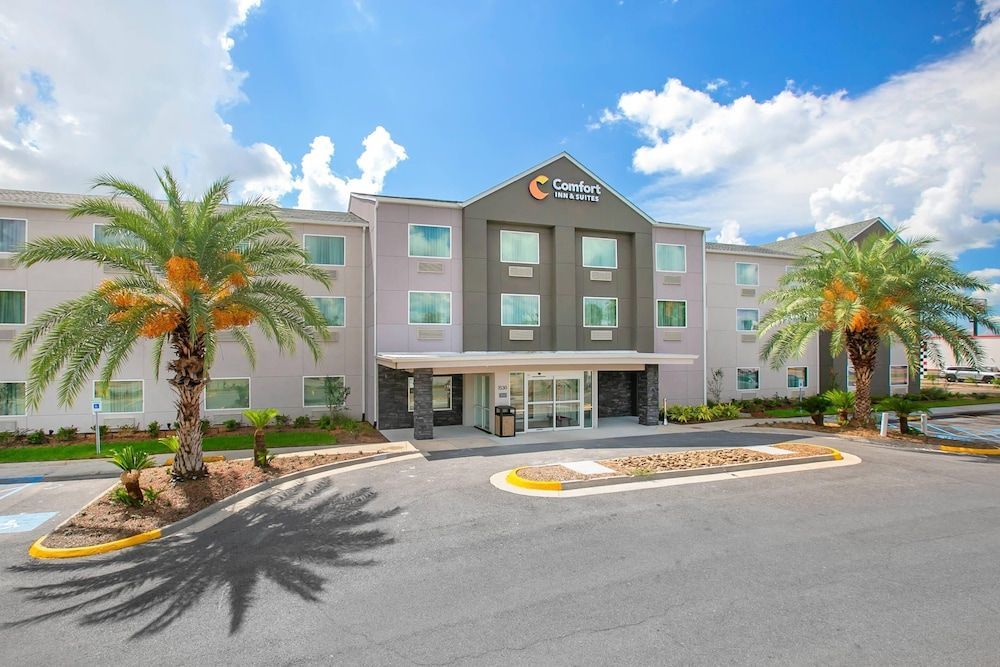 Comfort Inn & Suites Houma 1