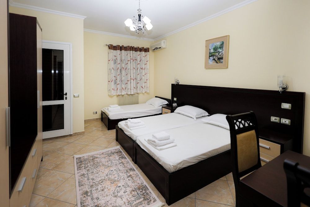 Opus Hotel 2