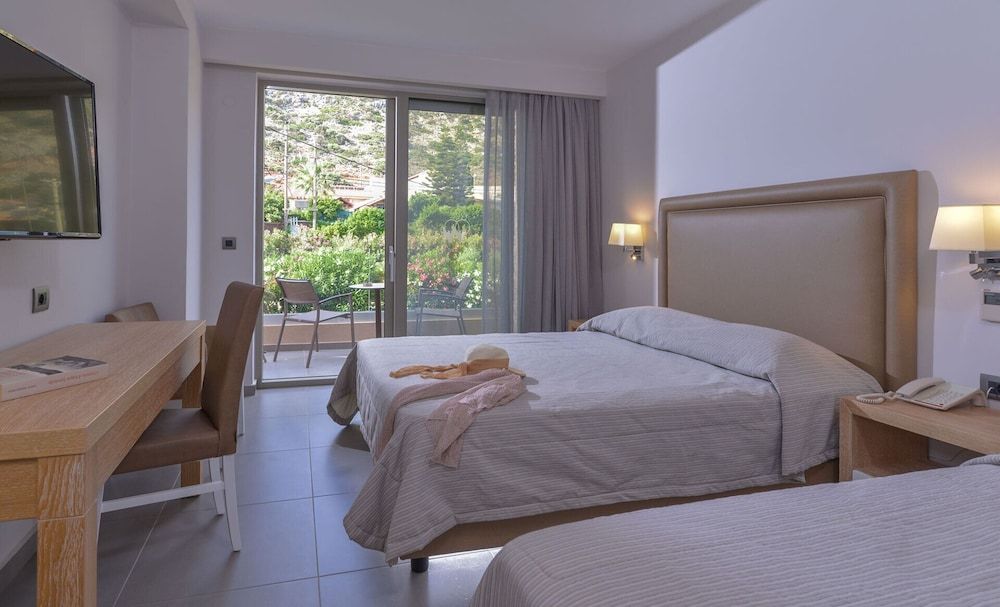 Cactus Beach Hotel 2