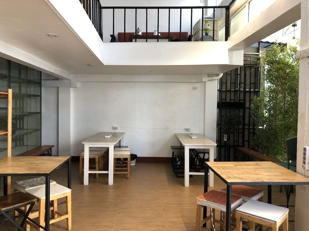 PLOY Hostel 2