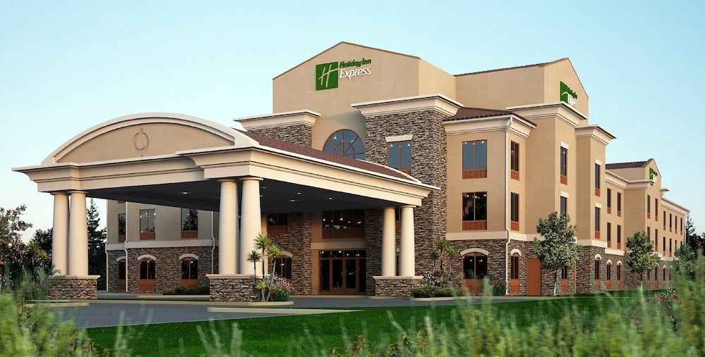 Holiday Inn Express & Suites REDDING by IHG 1