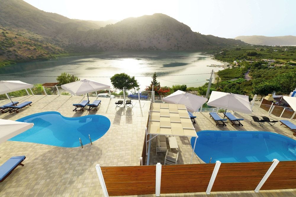 Lake View Suites Private Pool Villas with Panoramic Lake Kournas Views Near Chania 1