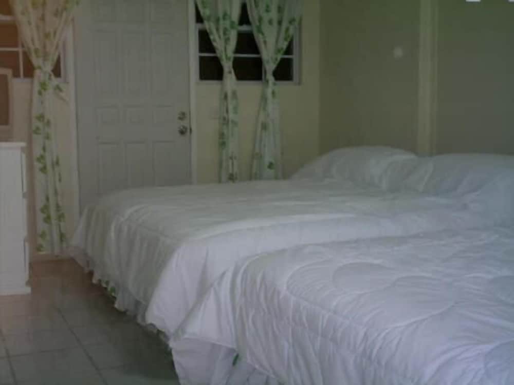 Hilltop View Guesthouse 2