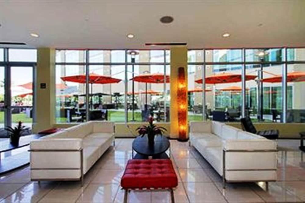 University Plaza Waterfront Hotel 2
