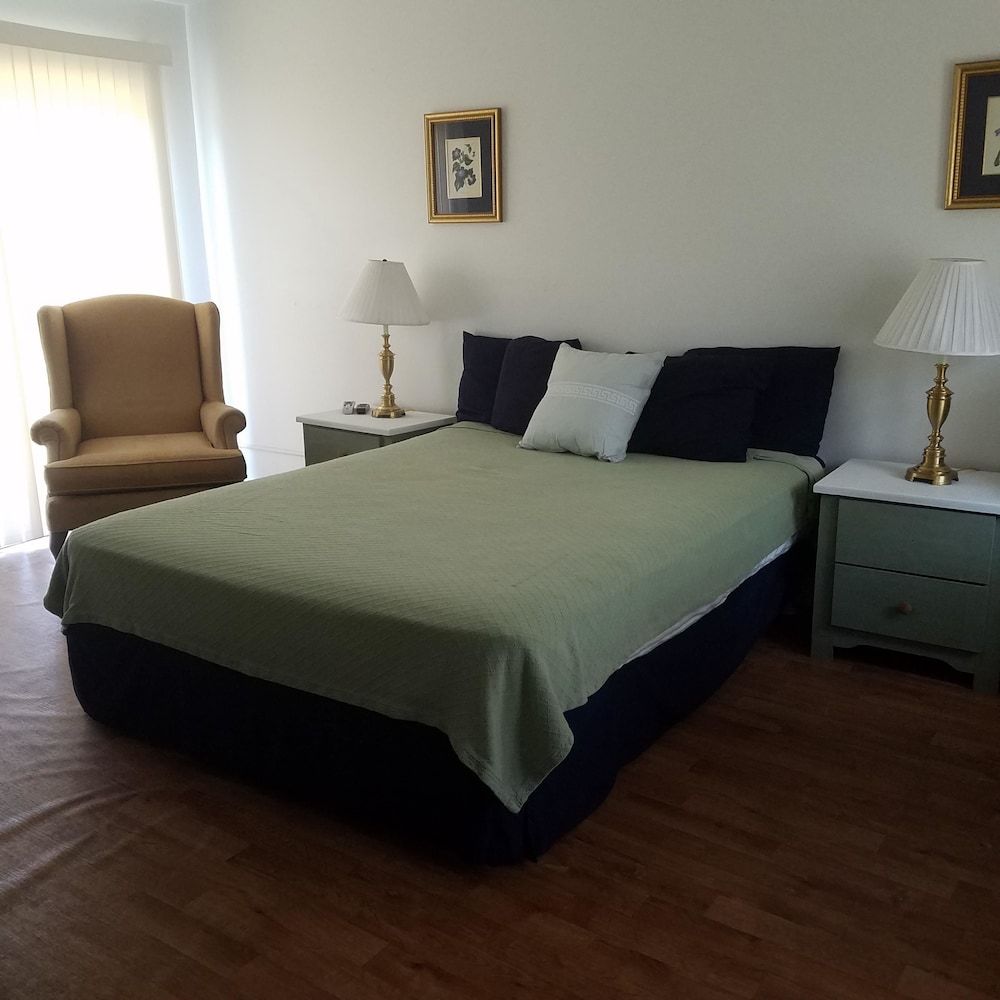 Becket Motel 2