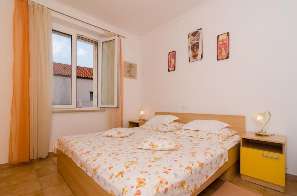 Apartments & Room Frane 1
