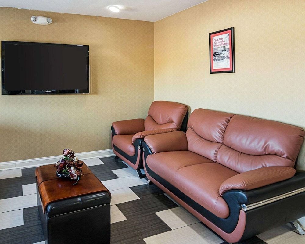 Econo Lodge Inn & Suites Natchitoches 2