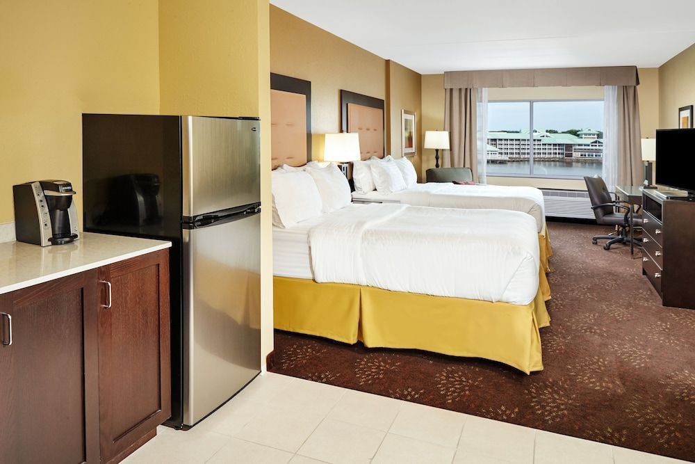 Holiday Inn Express & Suites SANDUSKY by IHG 2