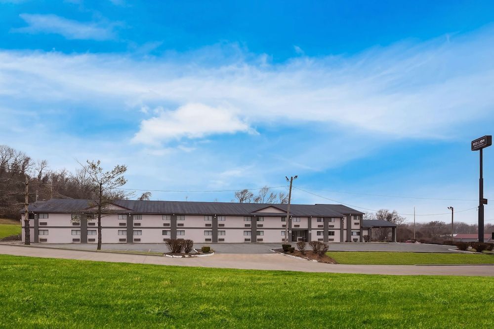 Red Lion Inn & Suites Caseyville 1