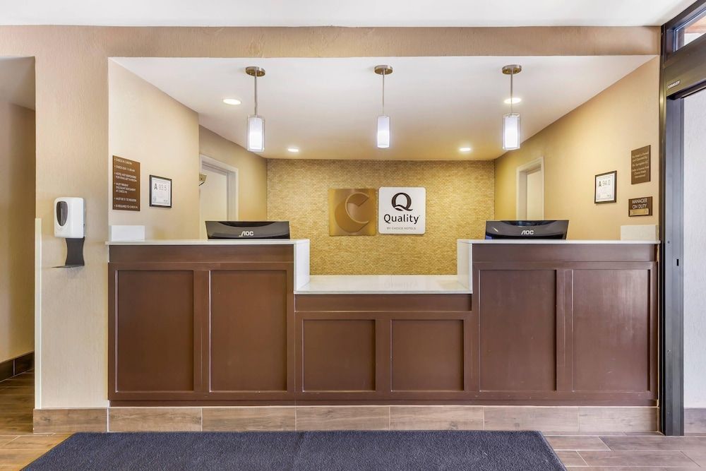 Quality Inn & Suites Spring Lake - Fayetteville near Fort Bragg 1