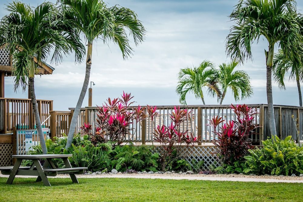 Ragged Edge Resort & Marina 1