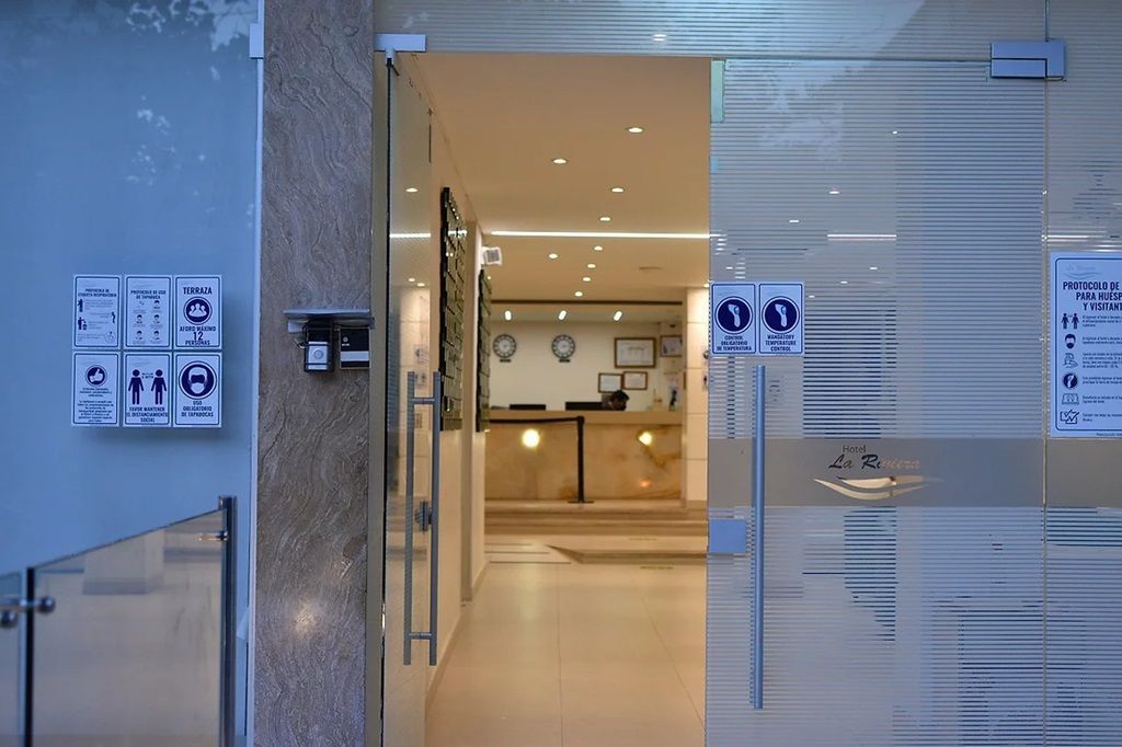 Hotel La Riviera 2