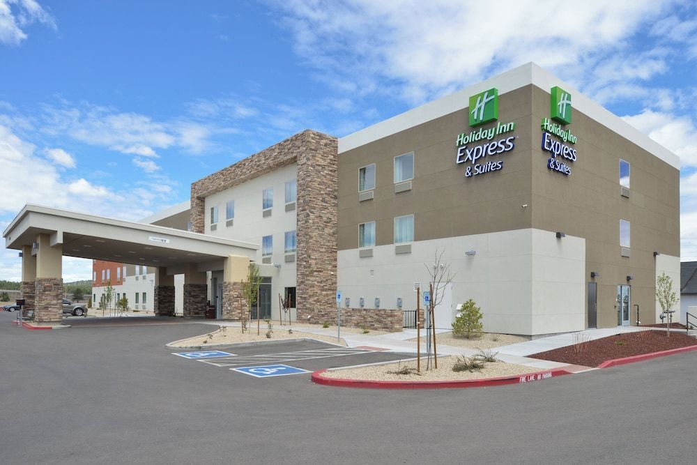 Holiday Inn Express & Suites WILLIAMS by IHG 1