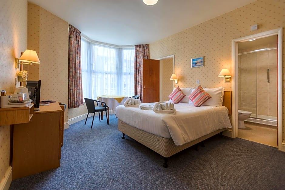 Eliot Hotel 1
