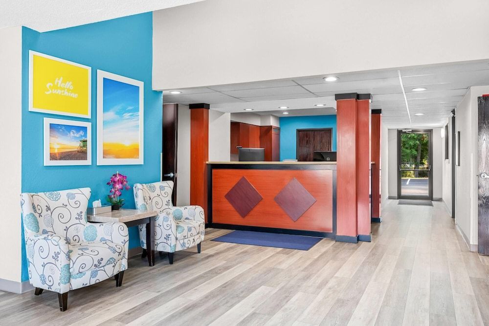 Days Inn by Wyndham Brunswick Bath Area 2