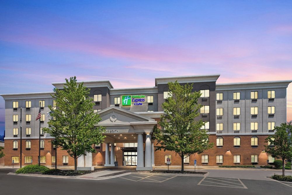 Holiday Inn Express & Suites CHICAGO WEST-O'HARE ARPT AREA by IHG 1