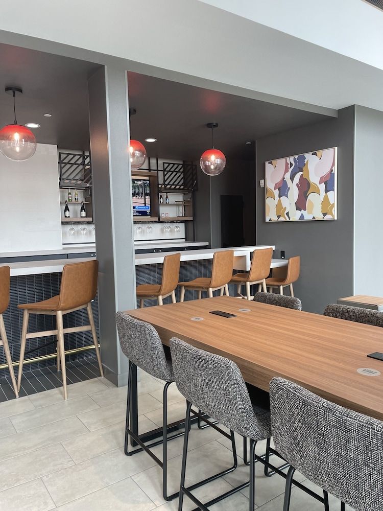 Atwell Suites AUSTIN AIRPORT by IHG 2