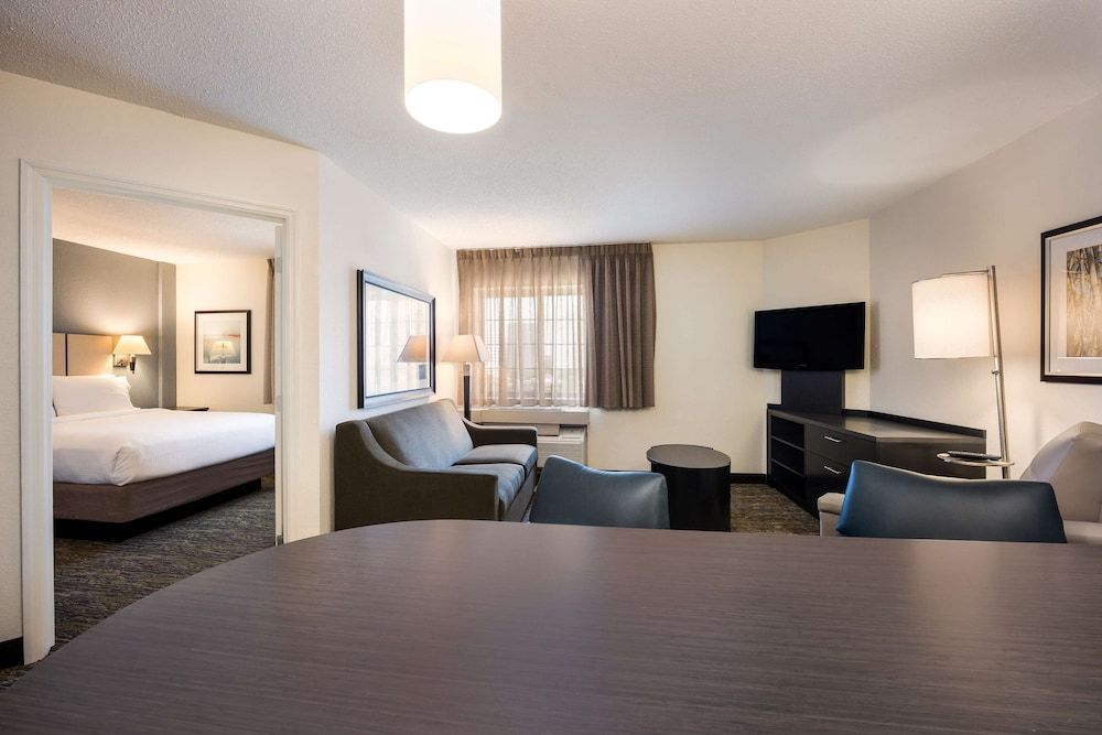 Sonesta Simply Suites Phoenix Glendale 2