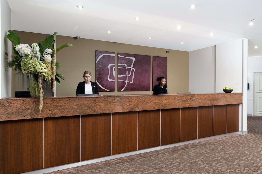 Rydges Camperdown 2