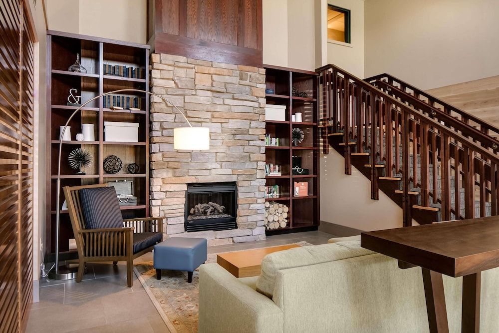 Country Inn & Suites by Radisson, Middleton - Madison West 2