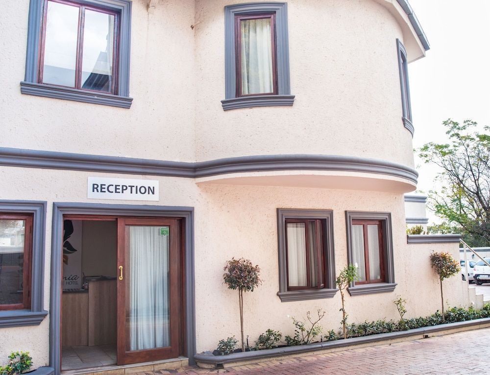 Inn and Out Plus Craighall 2