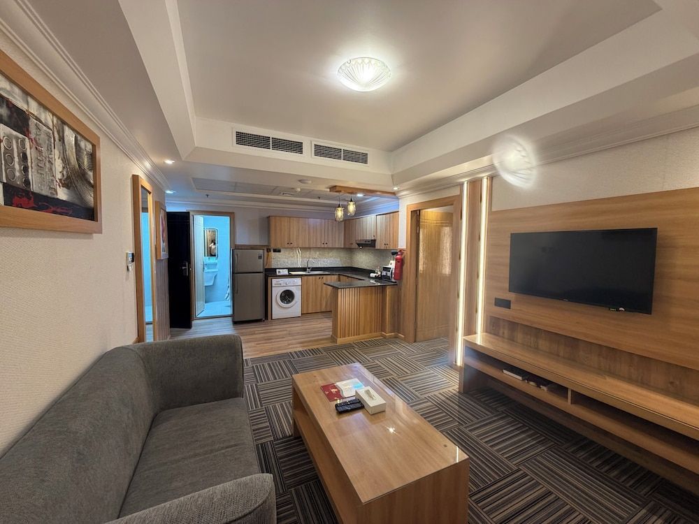 Ewan Ajman Suites Hotel 1