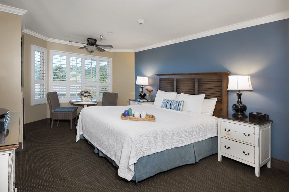 Sand Pebbles Inn 1