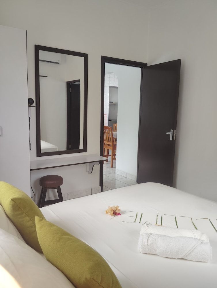Roche Kerlan Apartments 2
