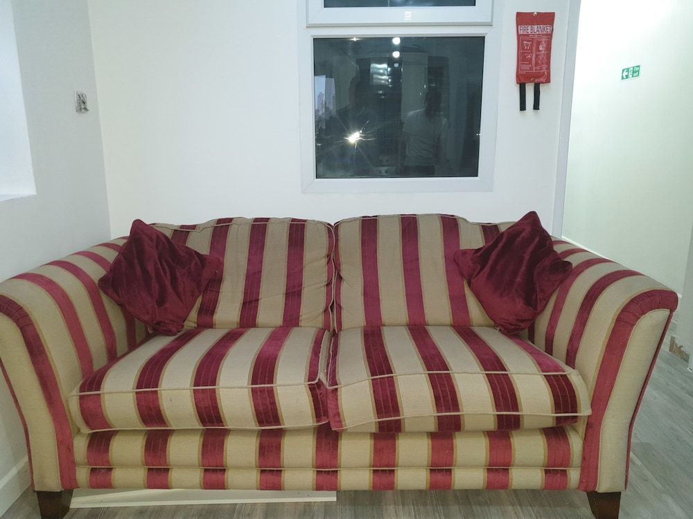Homestay in Walsall 2