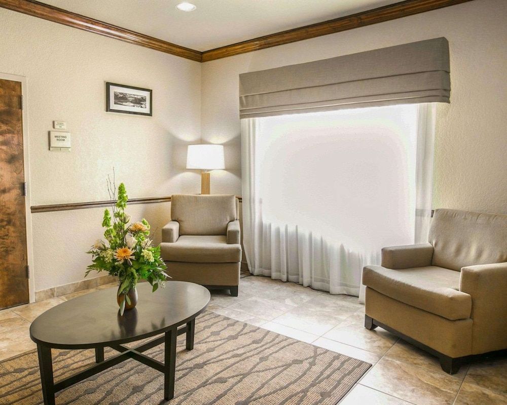Sleep Inn & Suites Gonzales near Palmetto State Park 2