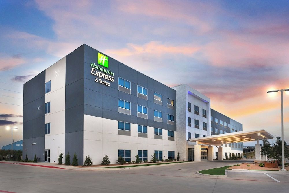 Holiday Inn Express & Suites Waco Downtown by IHG 1