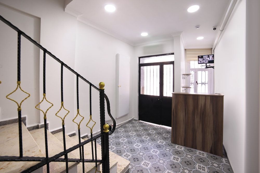 SEVEN ROSES APART HOTEL 2