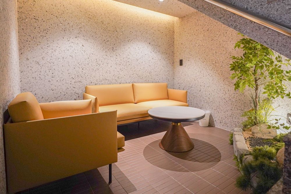 Urban Groove Hotel 2