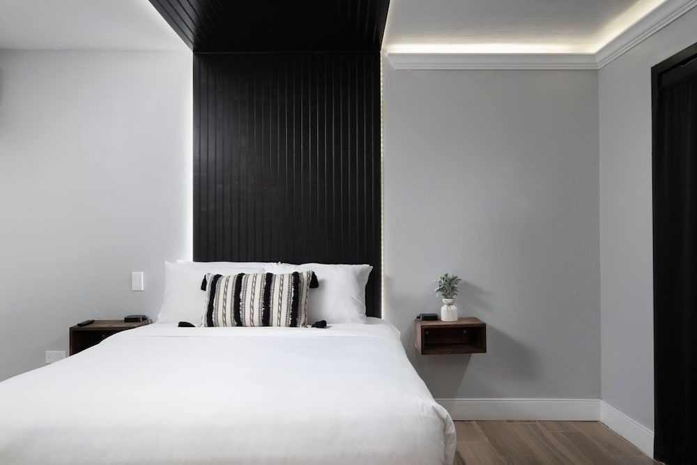 The Westerner - Extended Stay 1