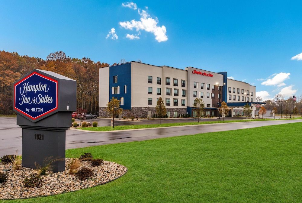Hampton Inn & Suites Benton Harbor, MI 1
