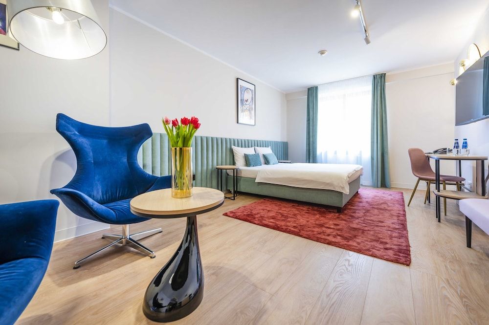 Hotel H12 1