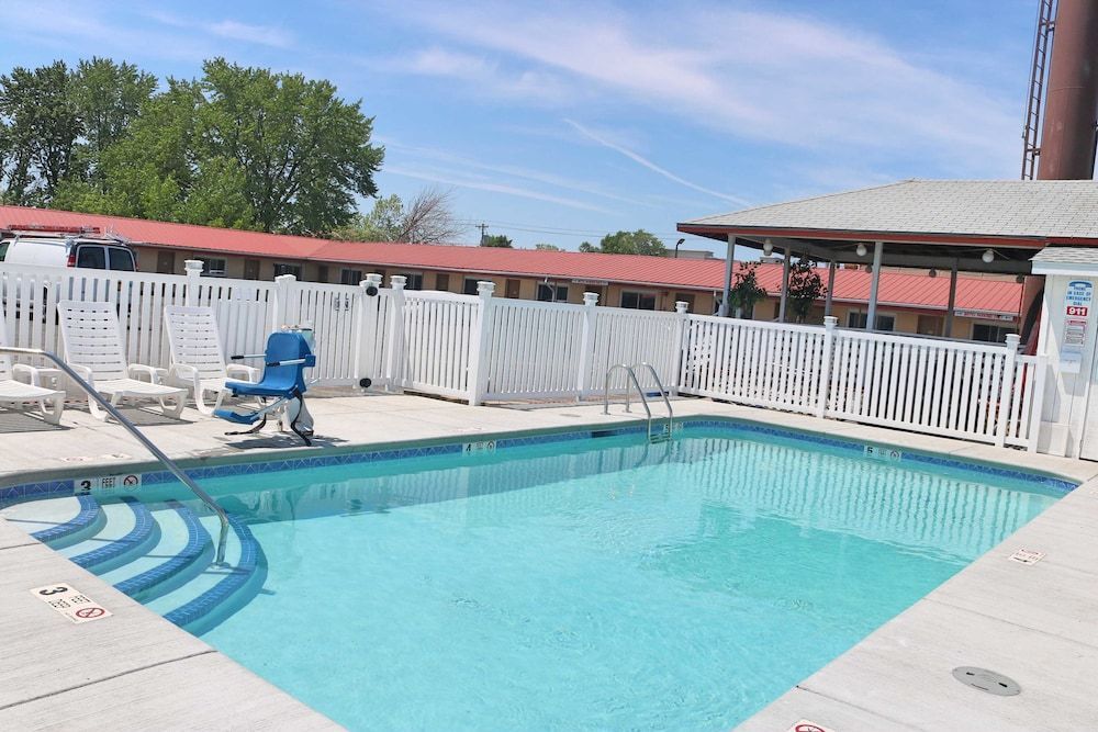 Woodland Inn 1