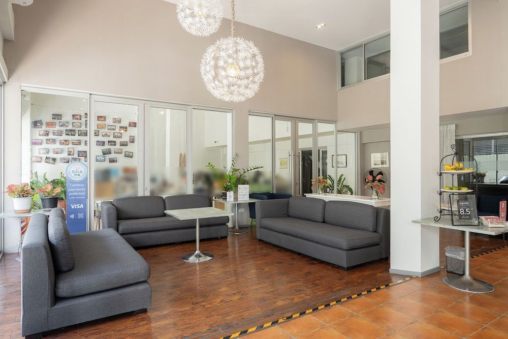 Ratchadamnoen Residence 2