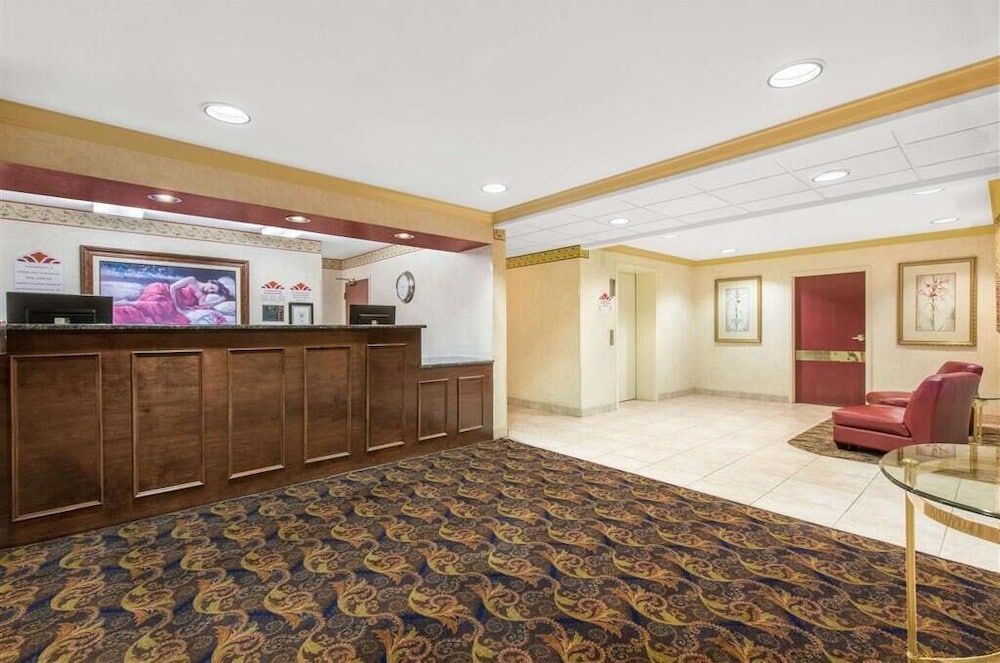 Lancaster Suites 1