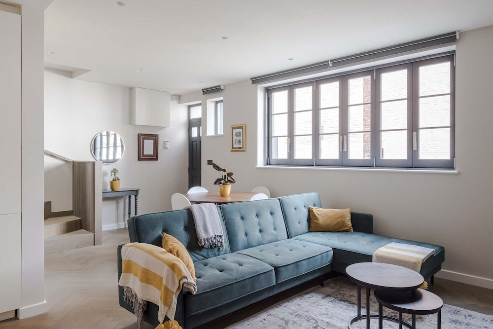 Stunning 2-Bed Mews House with AC near Regent's Park 1