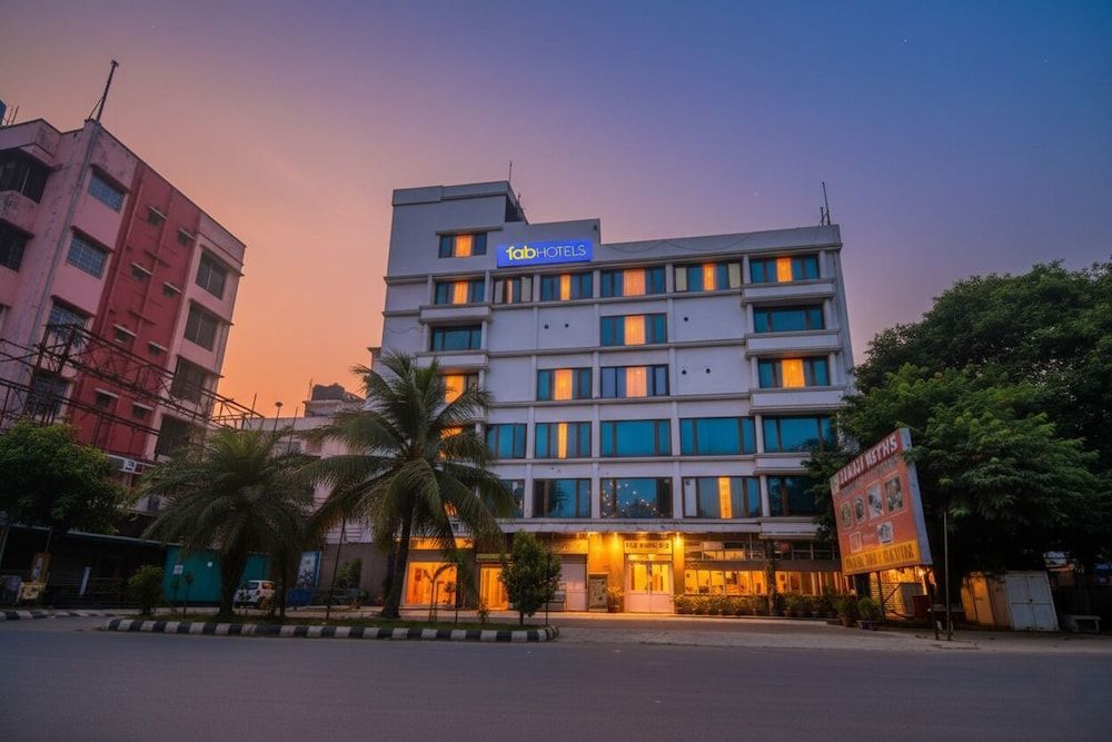 FabHotel Raj Darbar - Nr Kolkata Airport 1