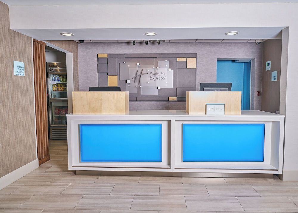 Holiday Inn Express CHARLESTON-CIVIC CENTER by IHG 2