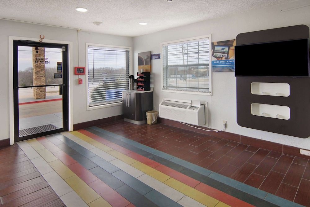 Motel 6 Red Oak, TX - Dallas 2