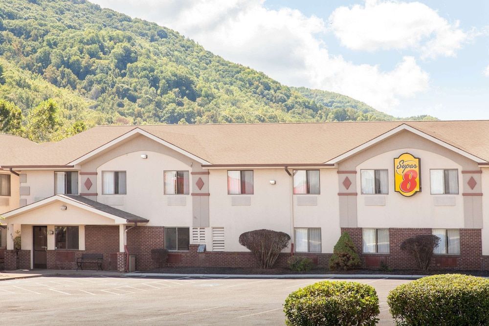 Super 8 by Wyndham Norton VA 1