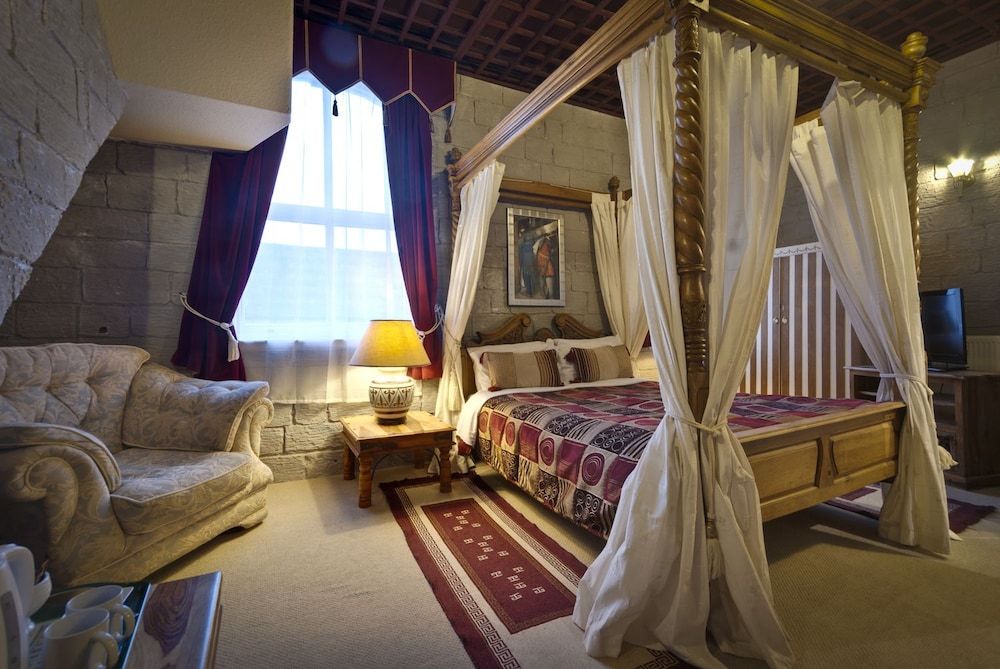 Dukes Folly Hotel 1