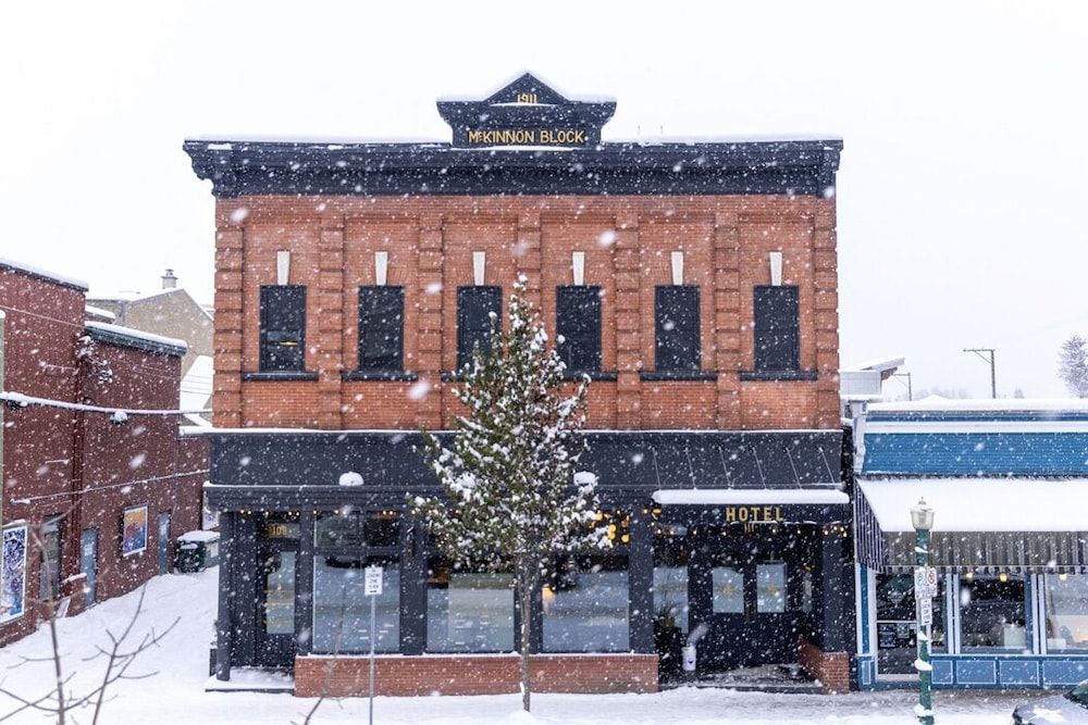 Eleven Revelstoke Lodge 1
