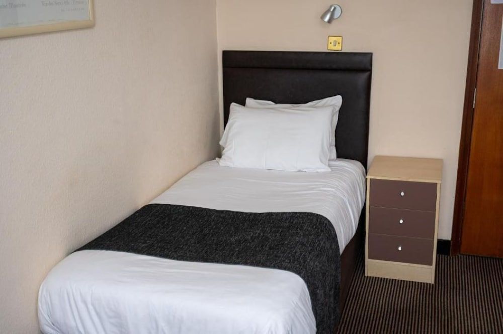 Wellow Hotel 2