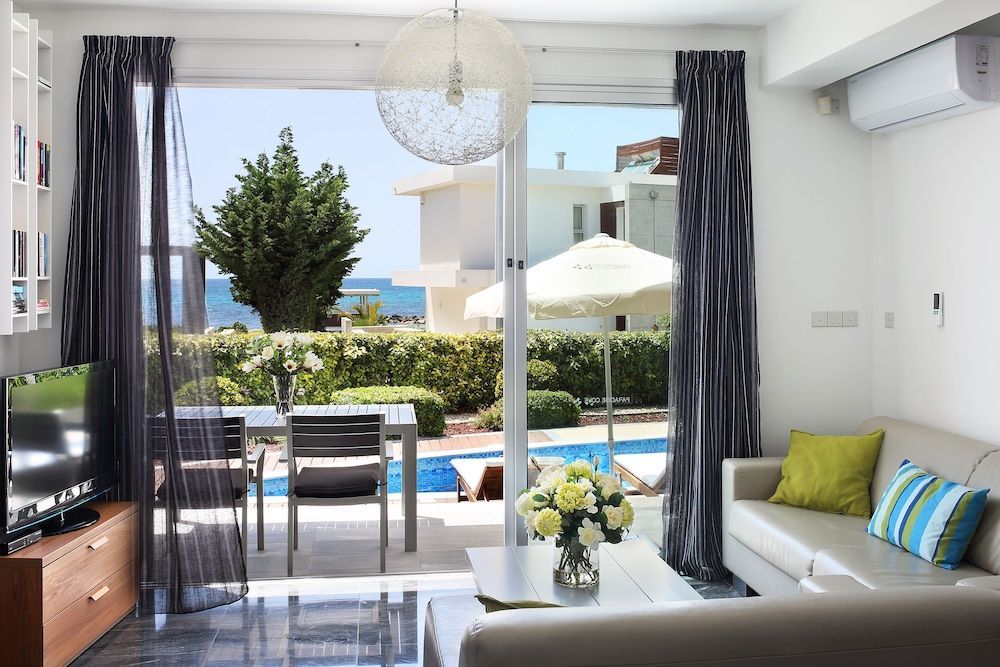 Paradise Cove Luxurious Beach Villas 2